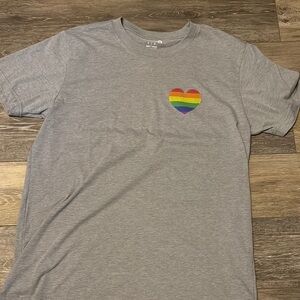 Gray Heart Graphic Men's T-Shirt